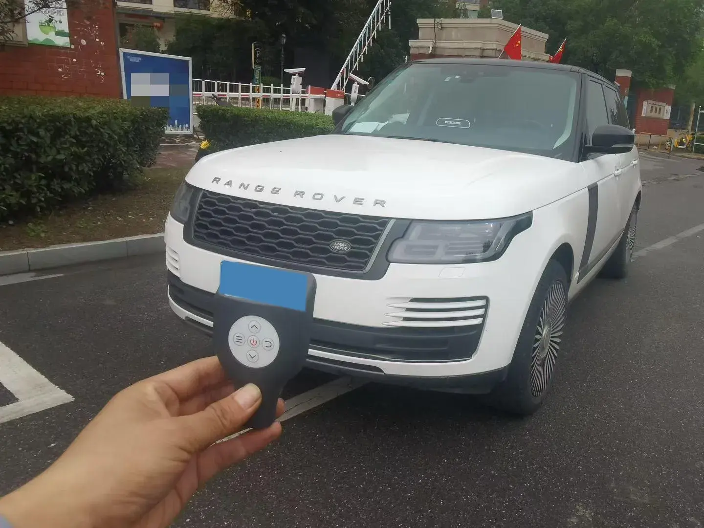 2018 LAND ROVER view 1