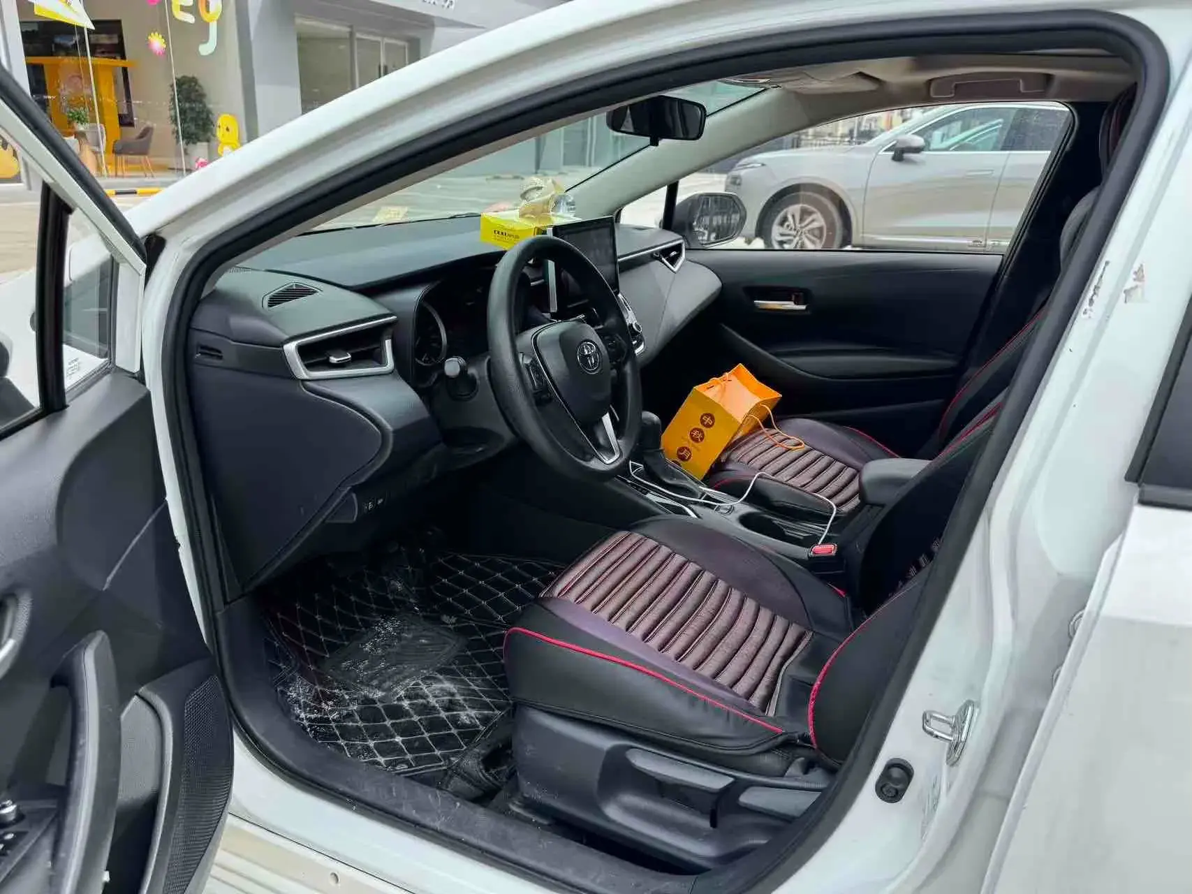 2019 TOYOTA COROLLA thumbnail 4