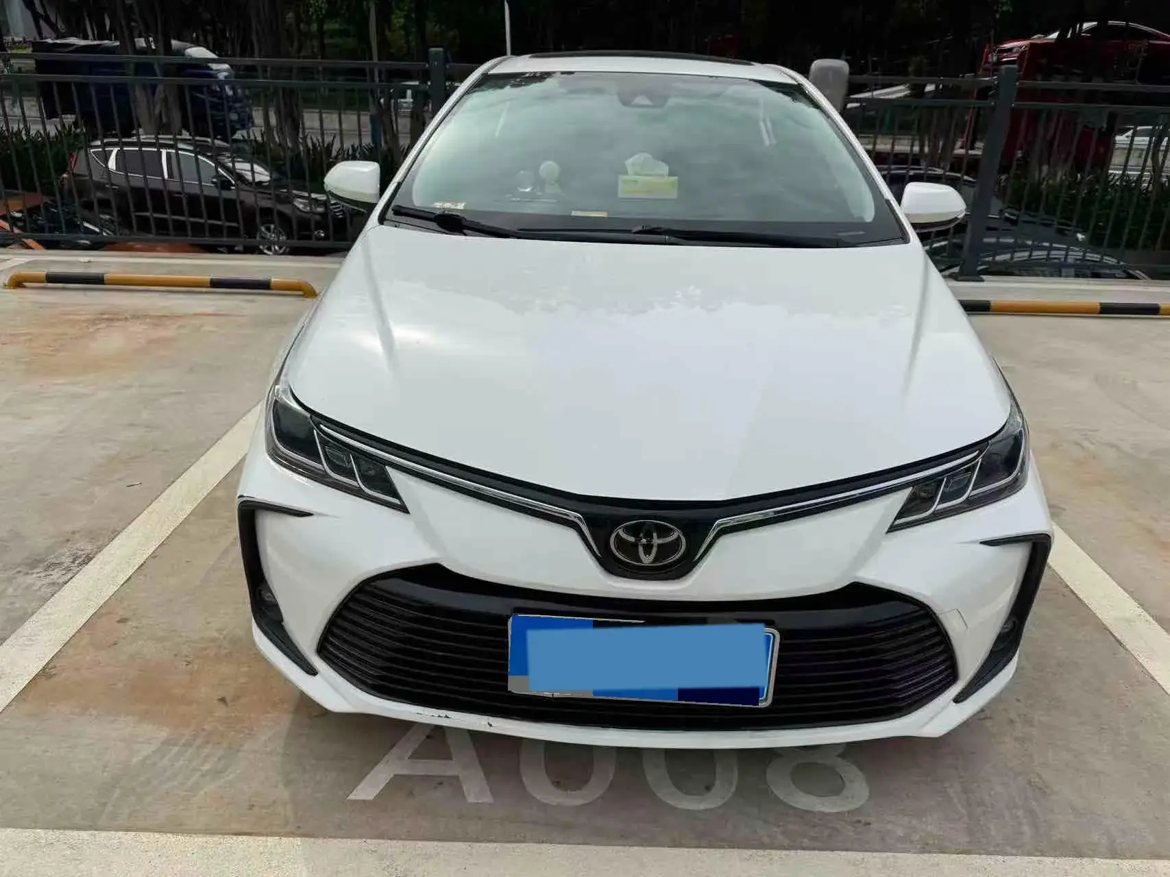 2019 TOYOTA COROLLA thumbnail 2