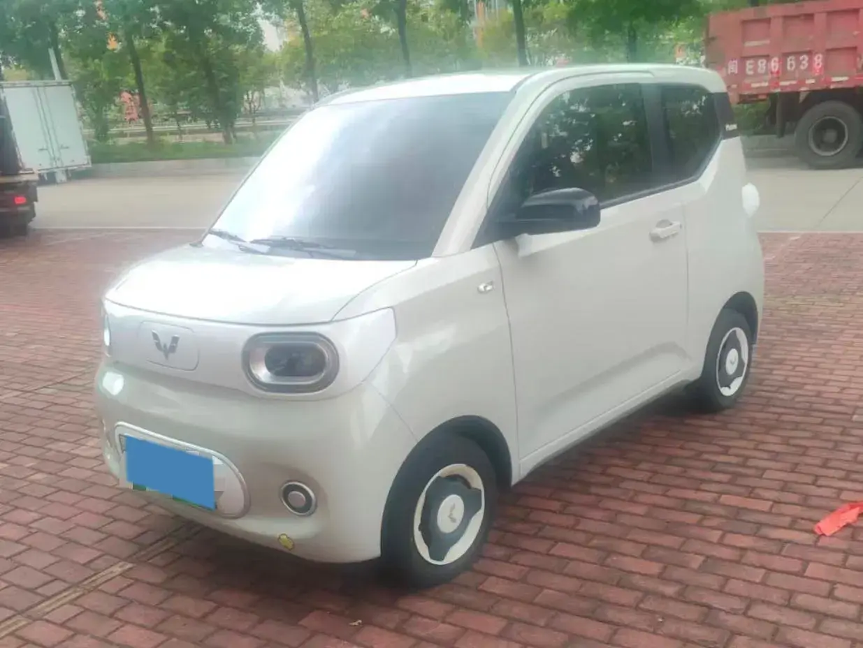 2024 WULING HONGGUANG view 1