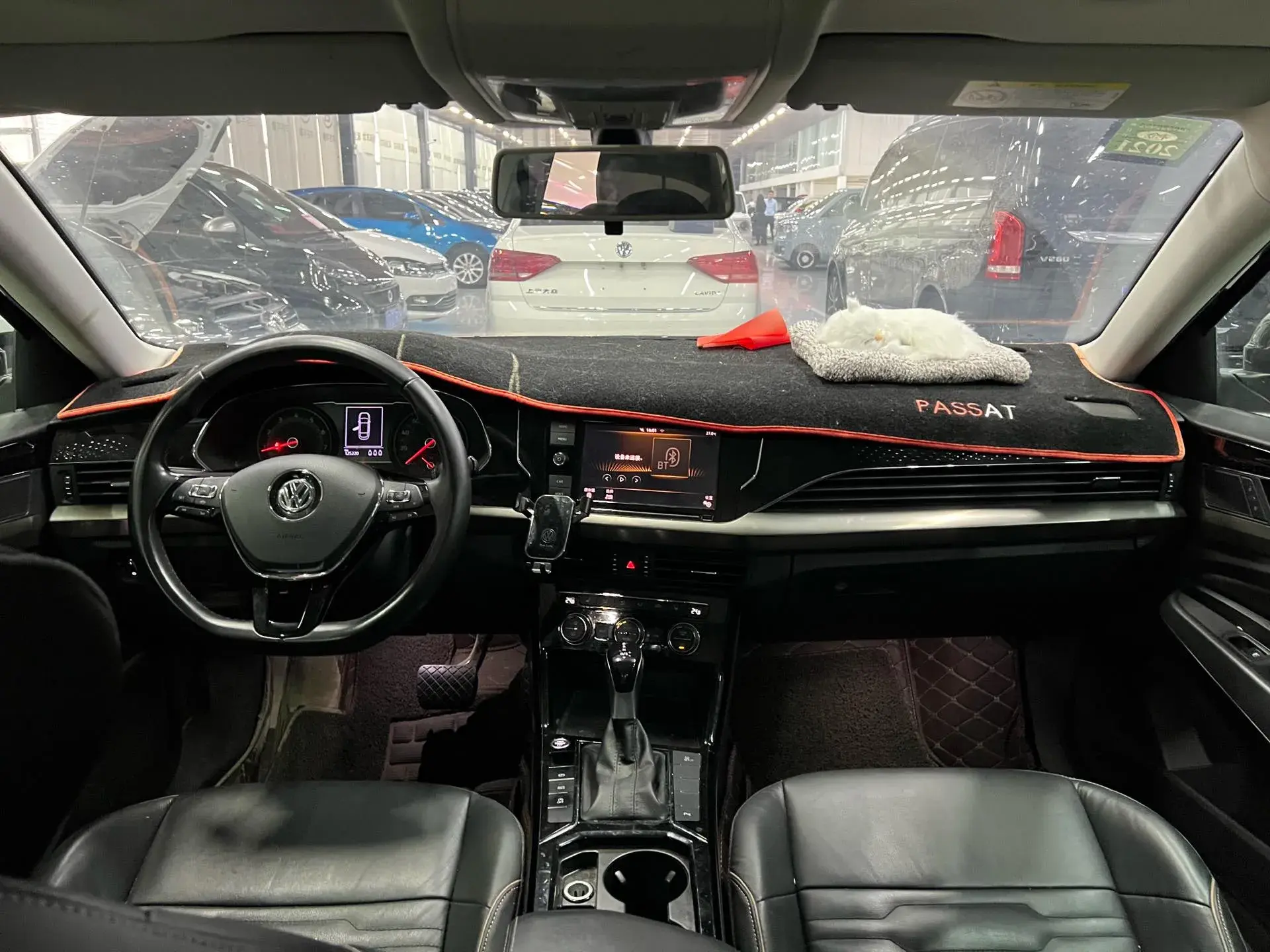 2019 VOLKSWAGEN PASSAT thumbnail 4