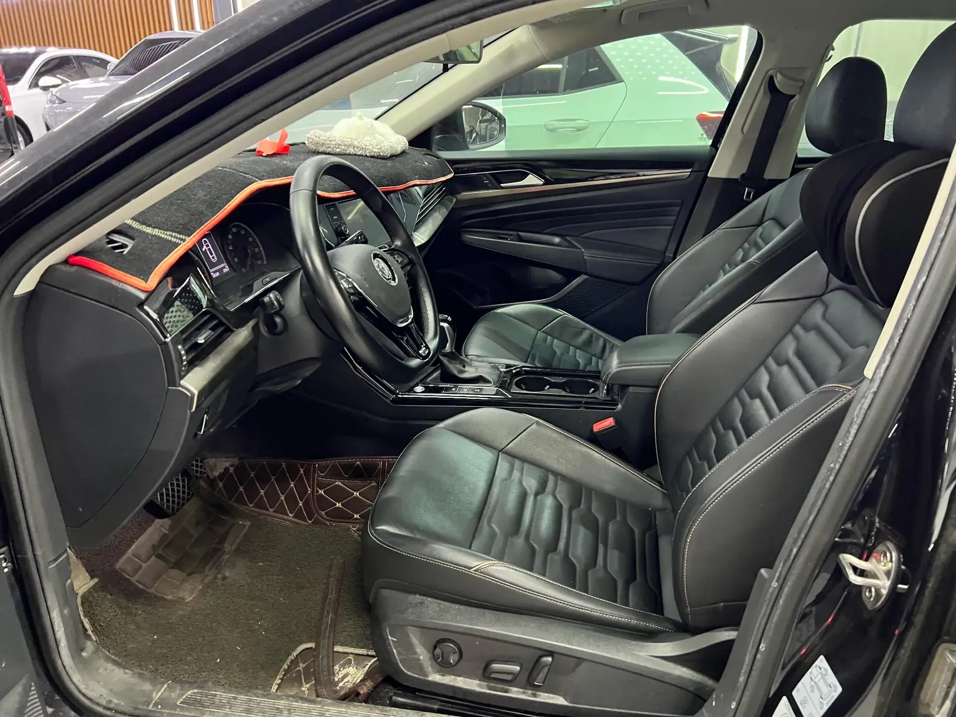 2019 VOLKSWAGEN PASSAT thumbnail 3