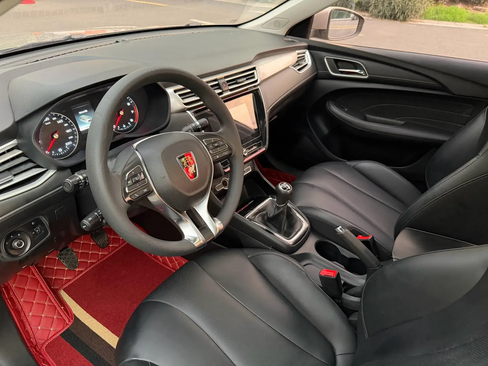 2019 ROEWE I5 thumbnail 4