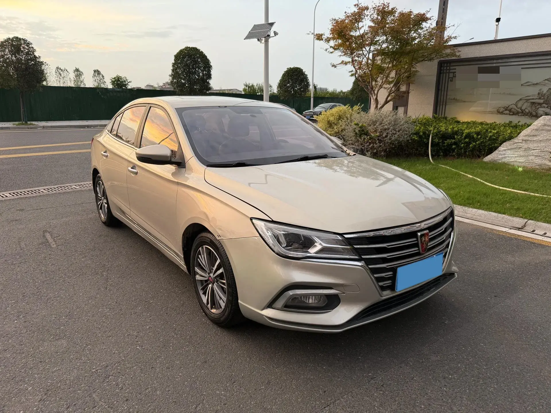 2019 ROEWE I5 thumbnail 2