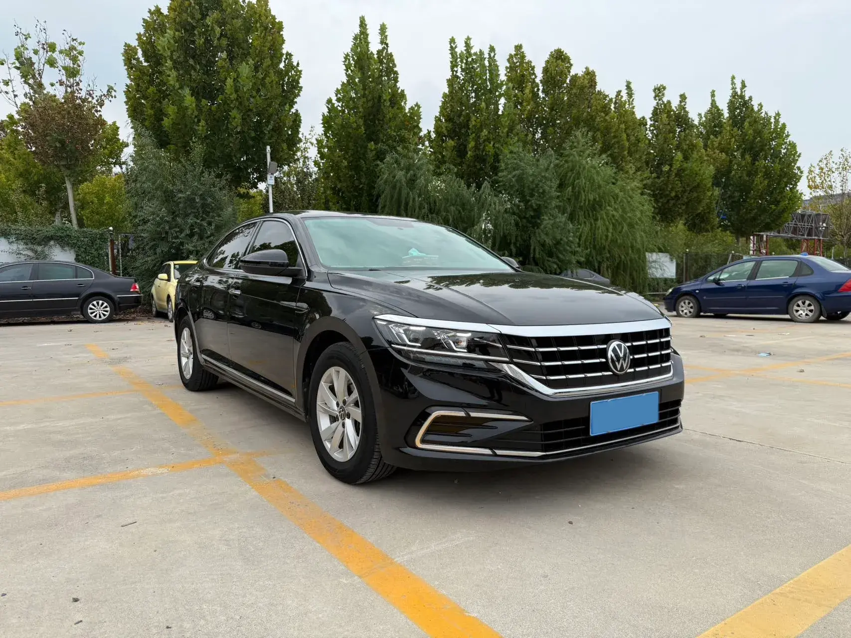 2021 VOLKSWAGEN PASSAT thumbnail 2