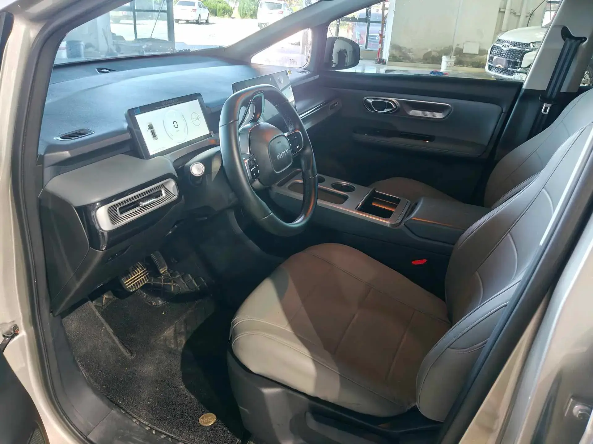 2023 AION Y thumbnail 2