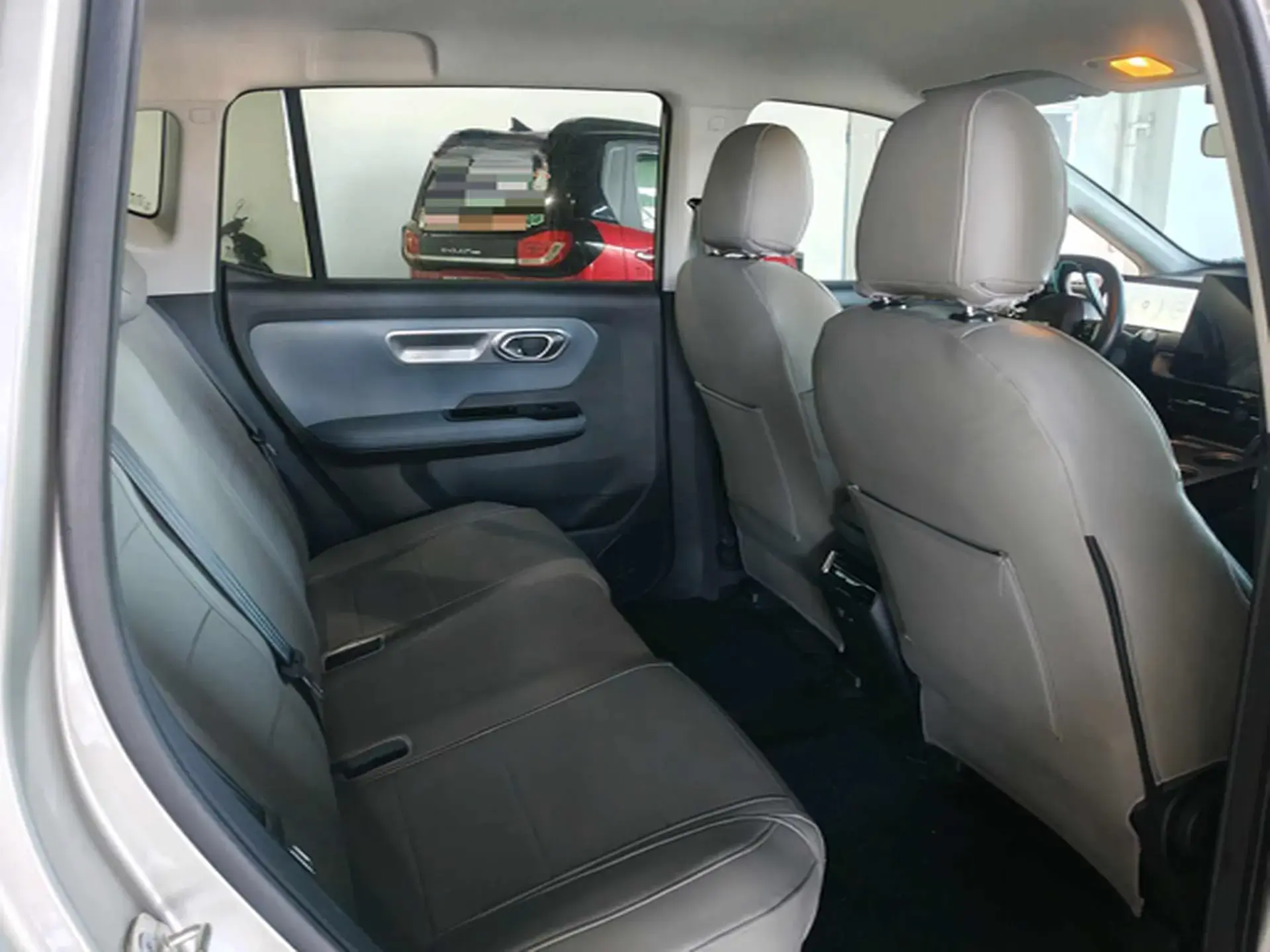 2023 AION Y thumbnail 4