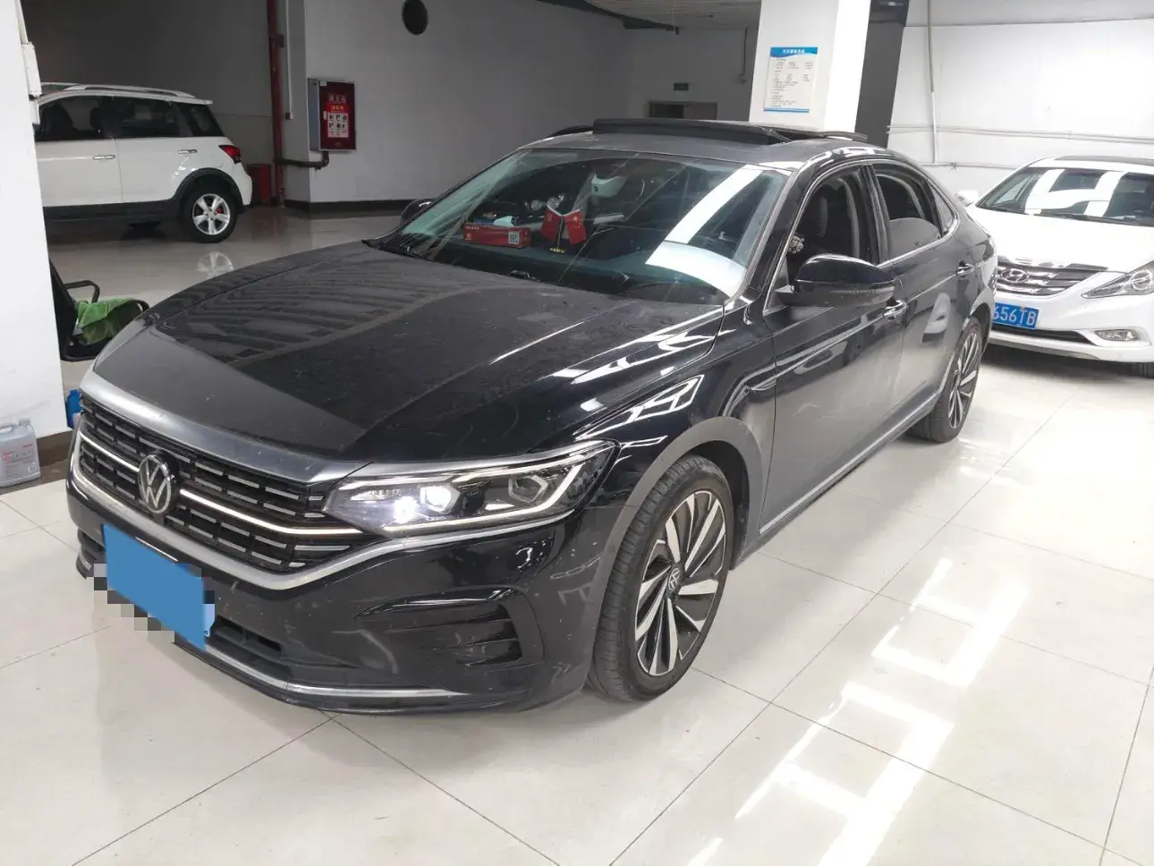 2022 VOLKSWAGEN PASSAT view 1