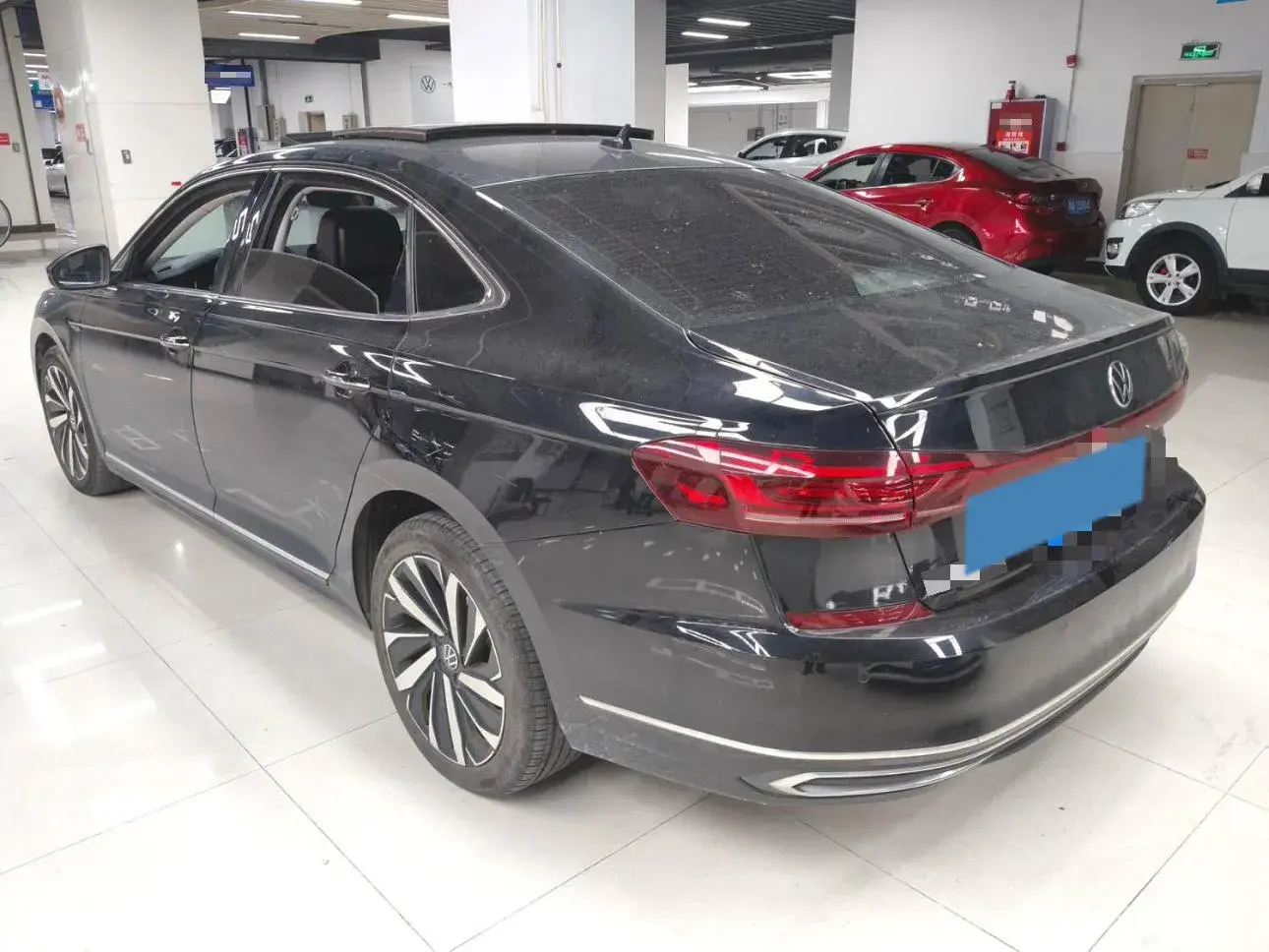 2022 VOLKSWAGEN PASSAT thumbnail 2