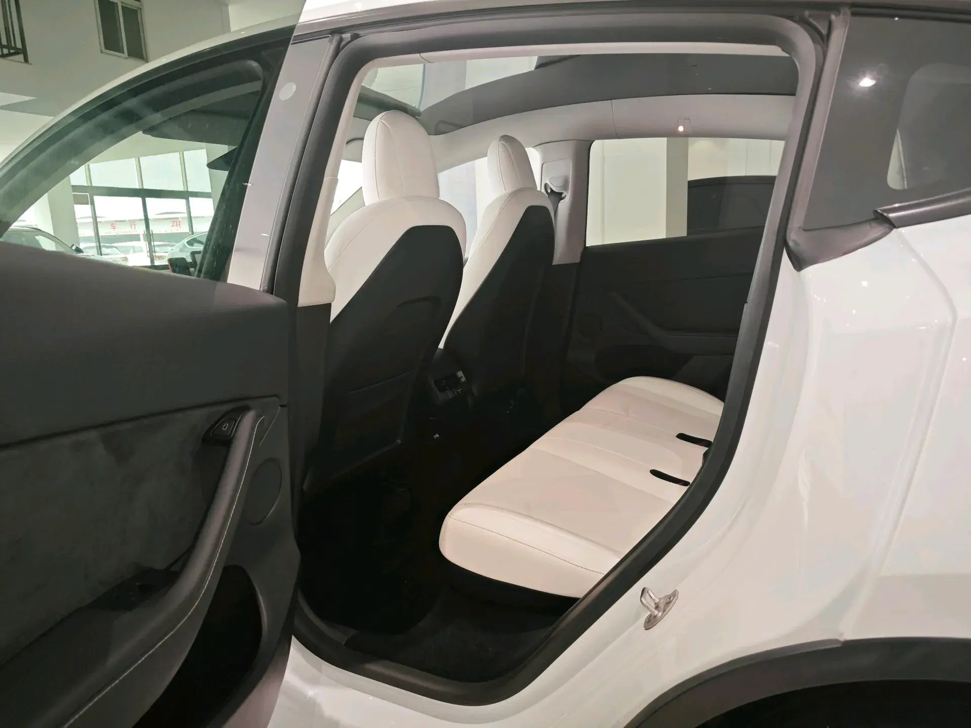 2021 TESLA MODEL thumbnail 4