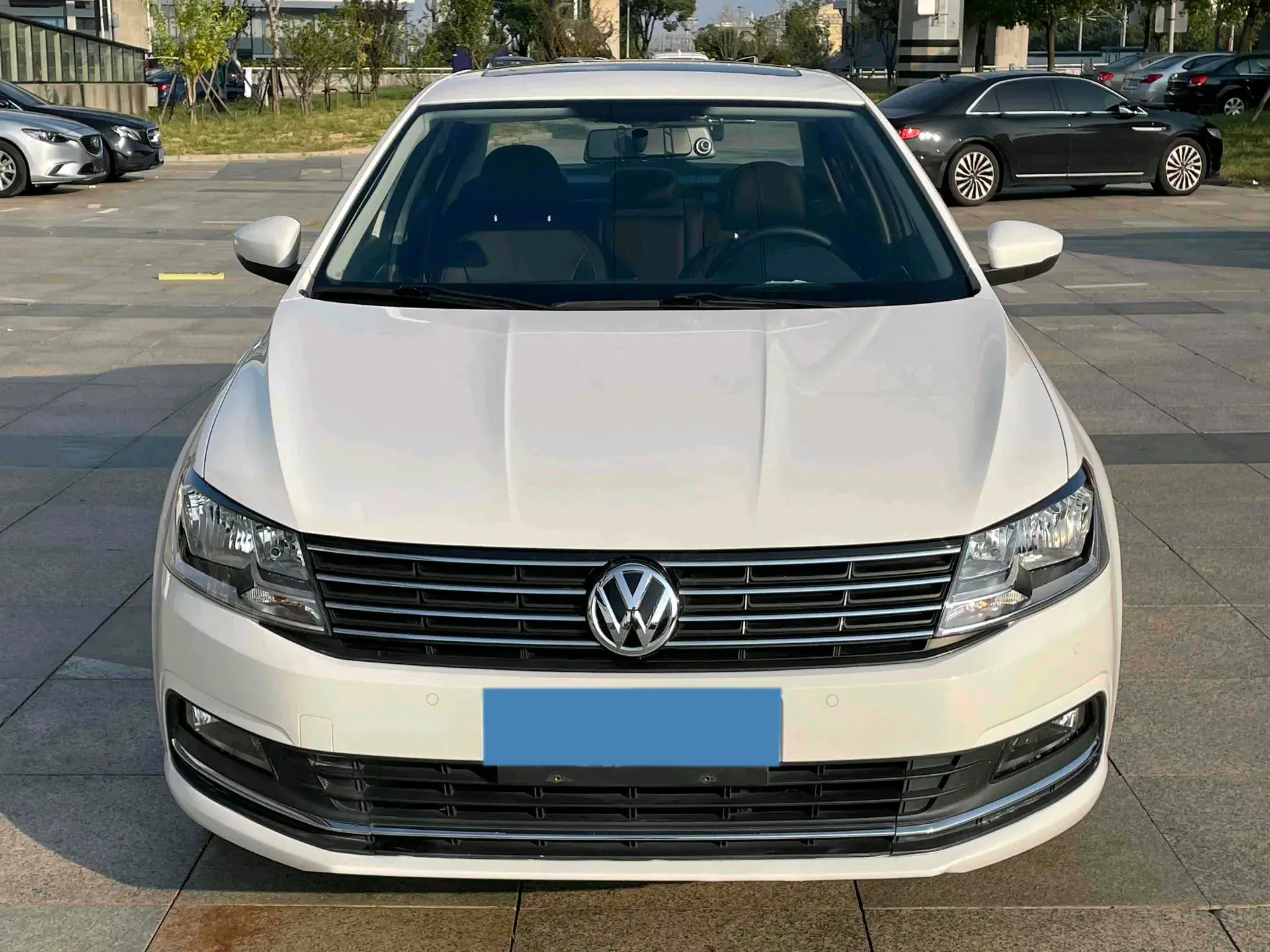 2017 VOLKSWAGEN LAVIDA thumbnail 2