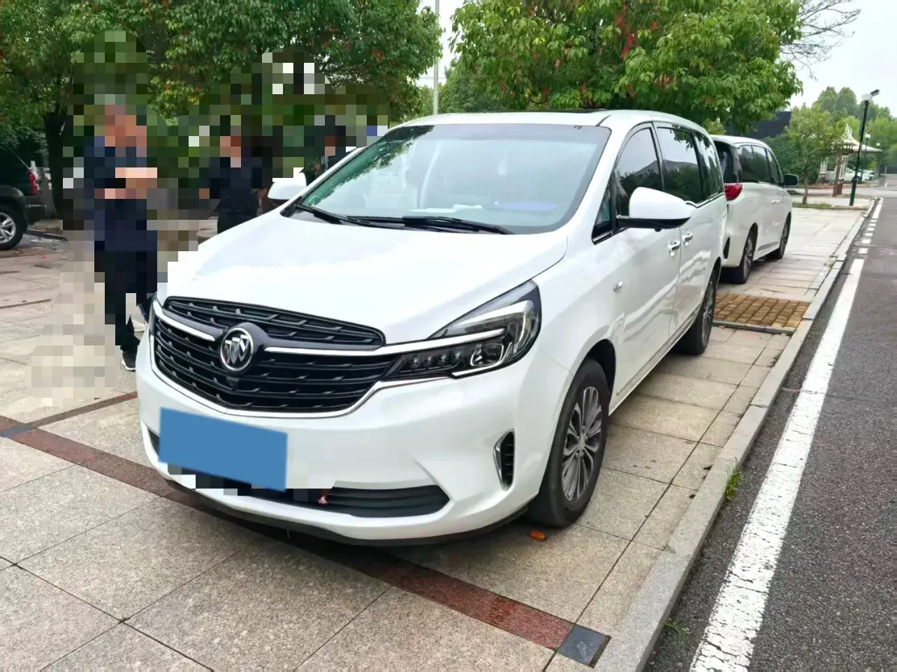 2022 BUICK GL8 view 1