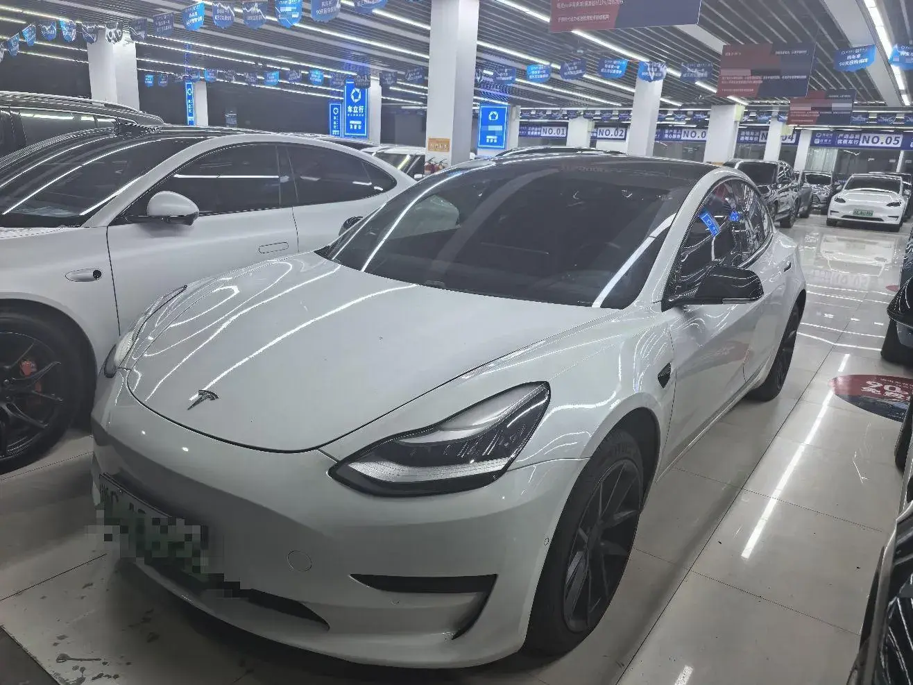 2019 TESLA MODEL view 1