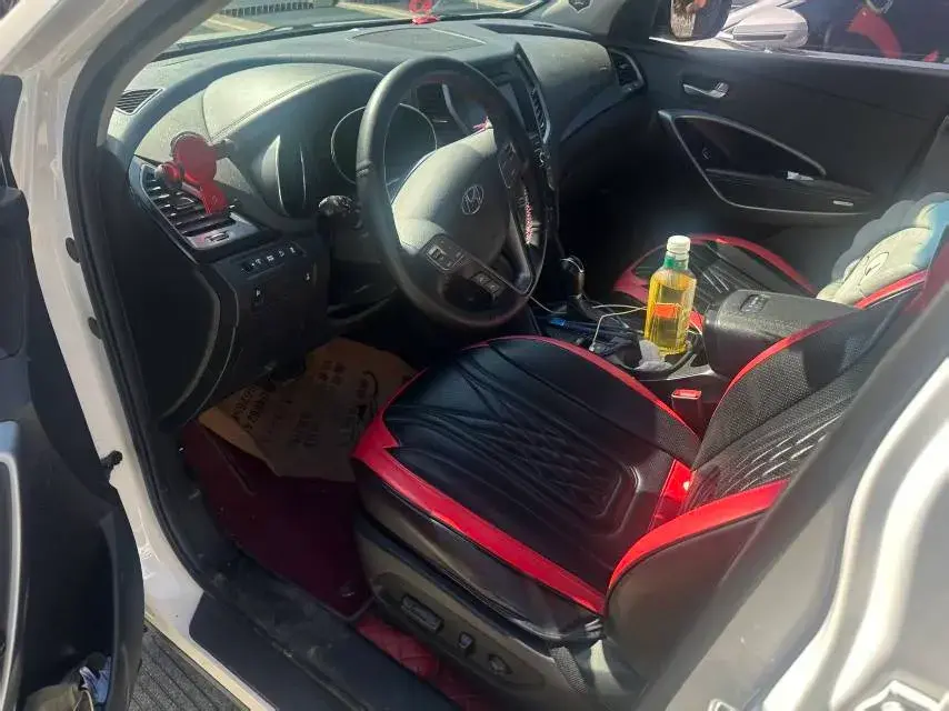 2017 HYUNDAI SANTAFE thumbnail 4