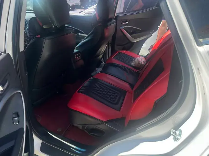 2017 HYUNDAI SANTAFE thumbnail 3