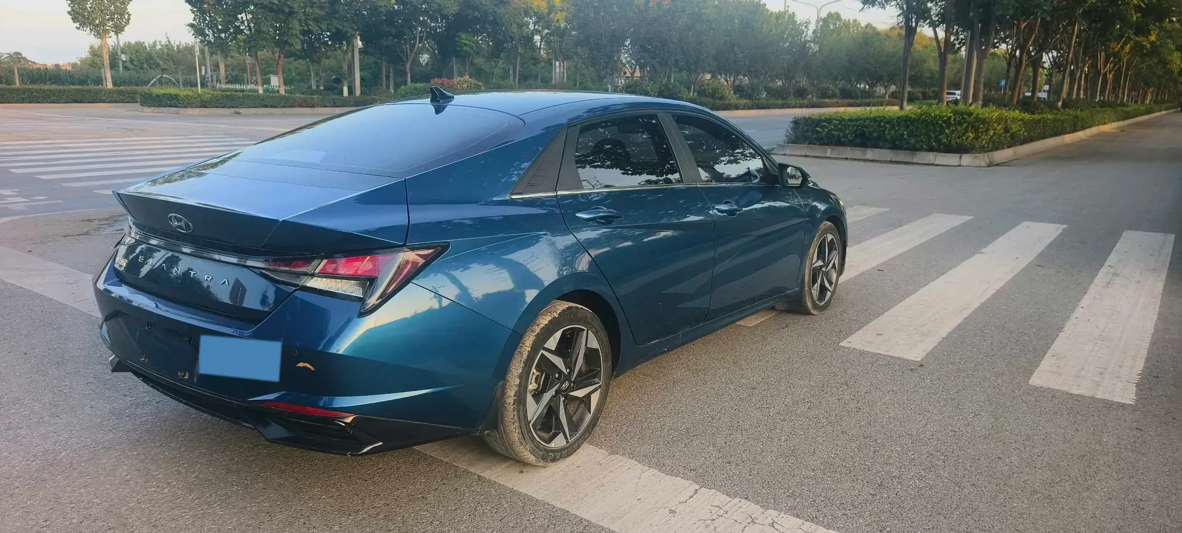 2022 HYUNDAI ELANTRA thumbnail 4