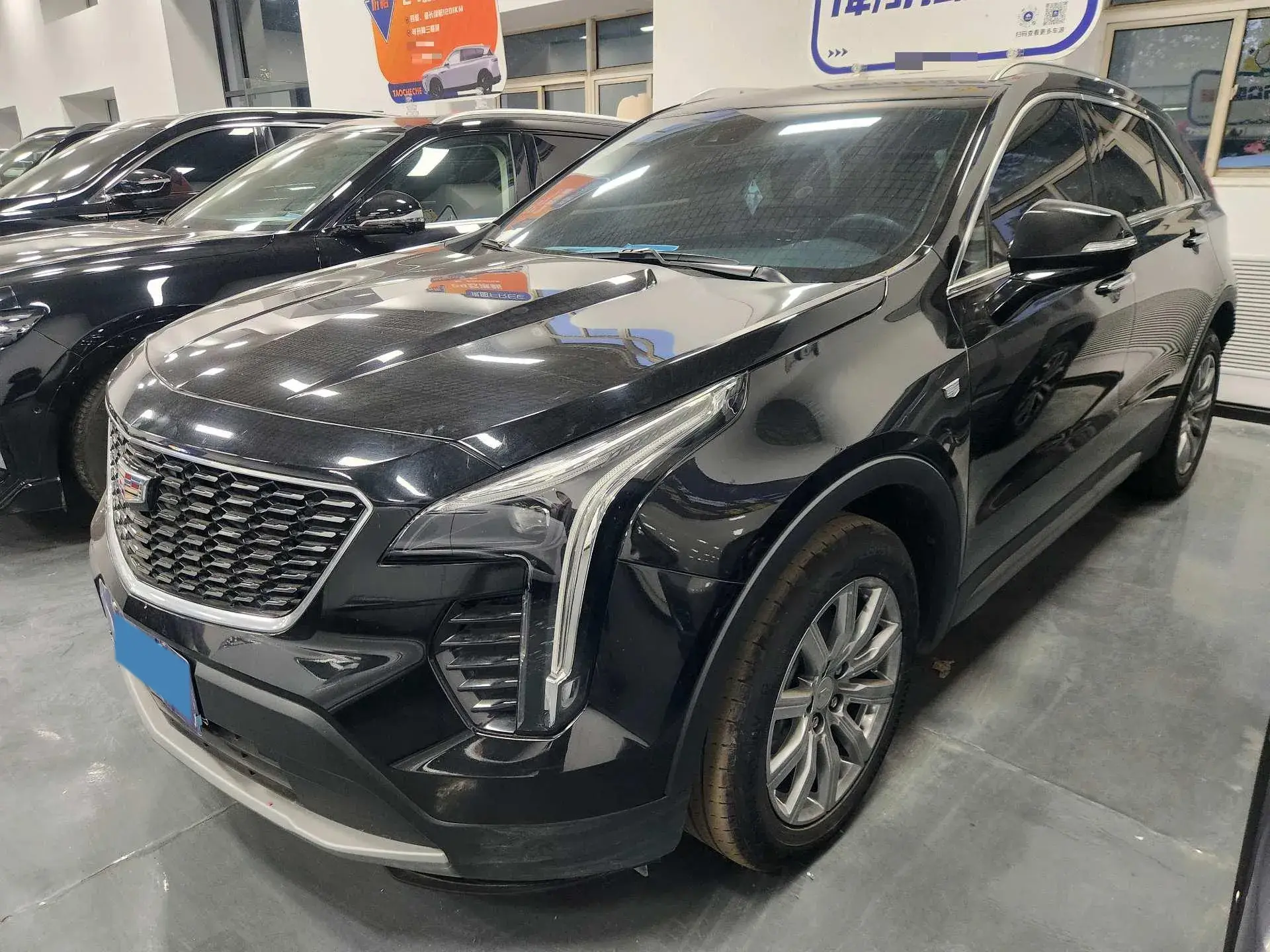 2022 CADILLAC XT4 view 1