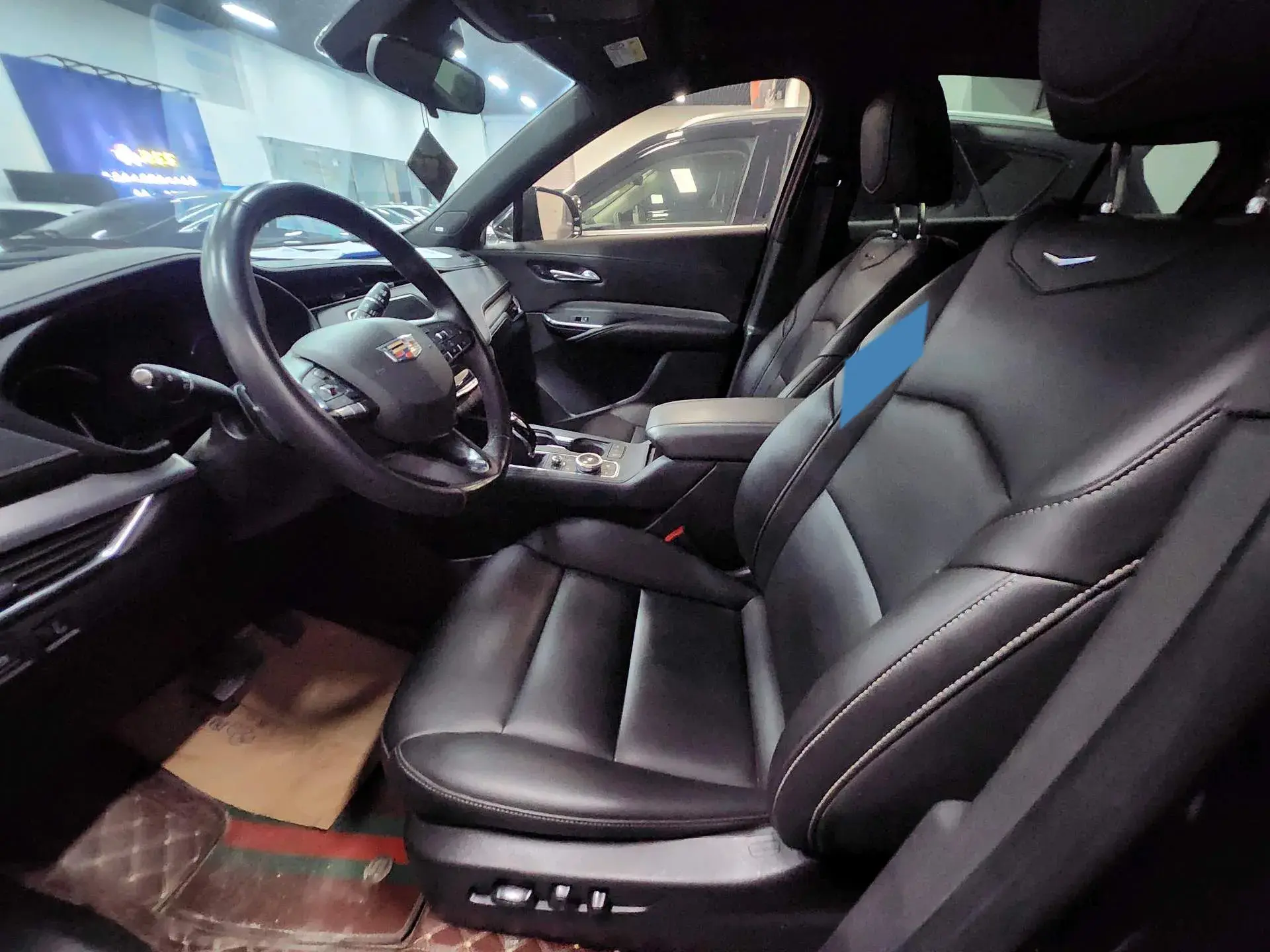 2022 CADILLAC XT4 thumbnail 4