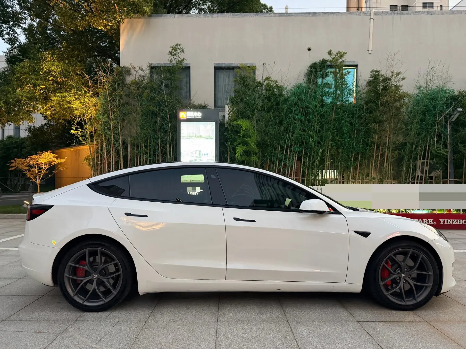 2021 TESLA MODEL thumbnail 4