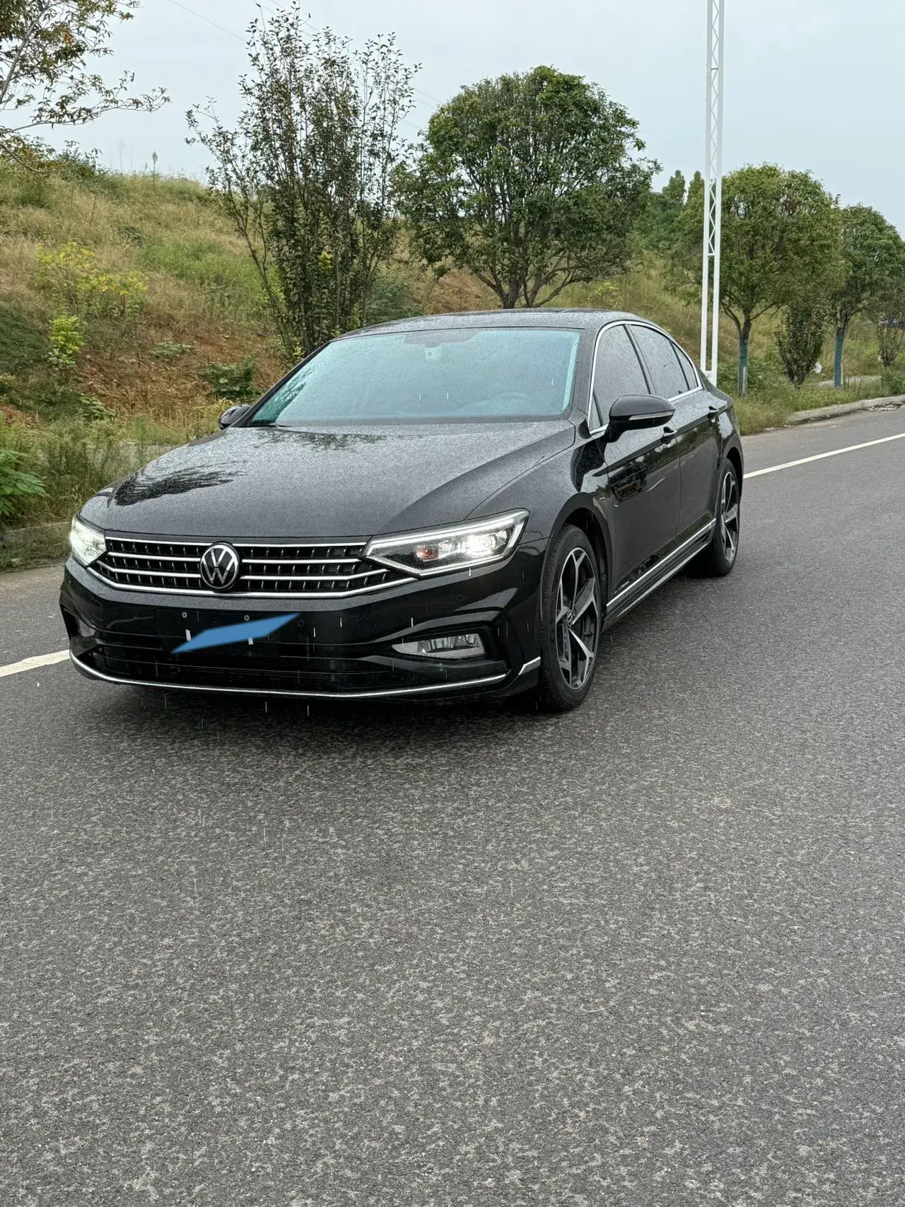 2023 VOLKSWAGEN MAGOTAN view 1