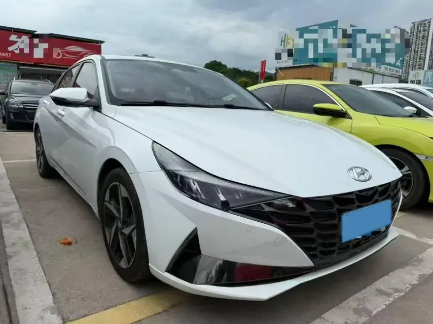 2021 HYUNDAI ELANTRA thumbnail 3