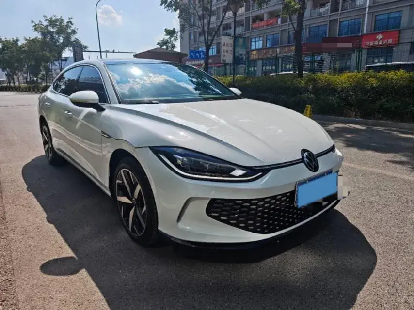 2024 VOLKSWAGEN LAMANDO thumbnail 3