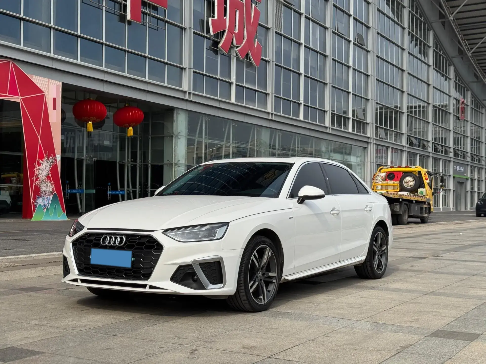 2022 AUDI A4L view 1