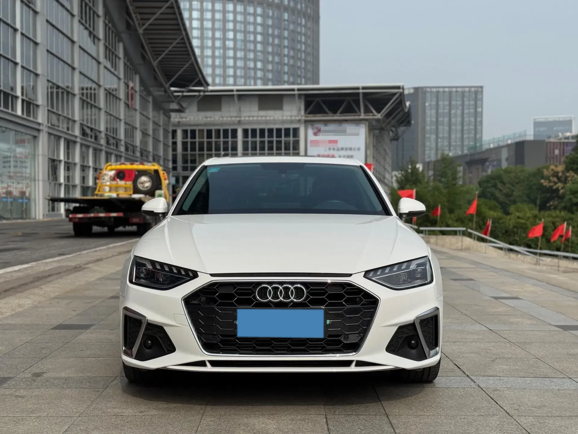 2022 AUDI A4L thumbnail 2