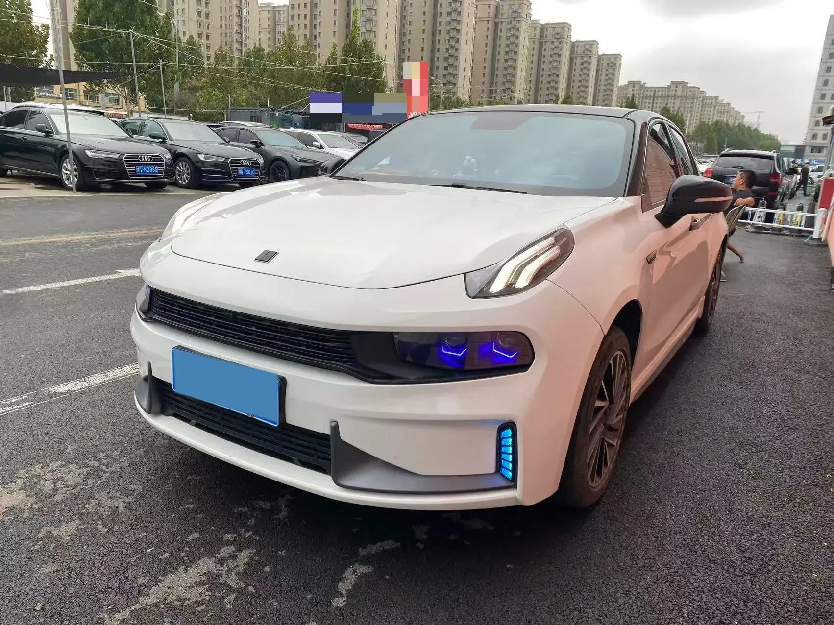 2022 LYNK&CO 03 view 1