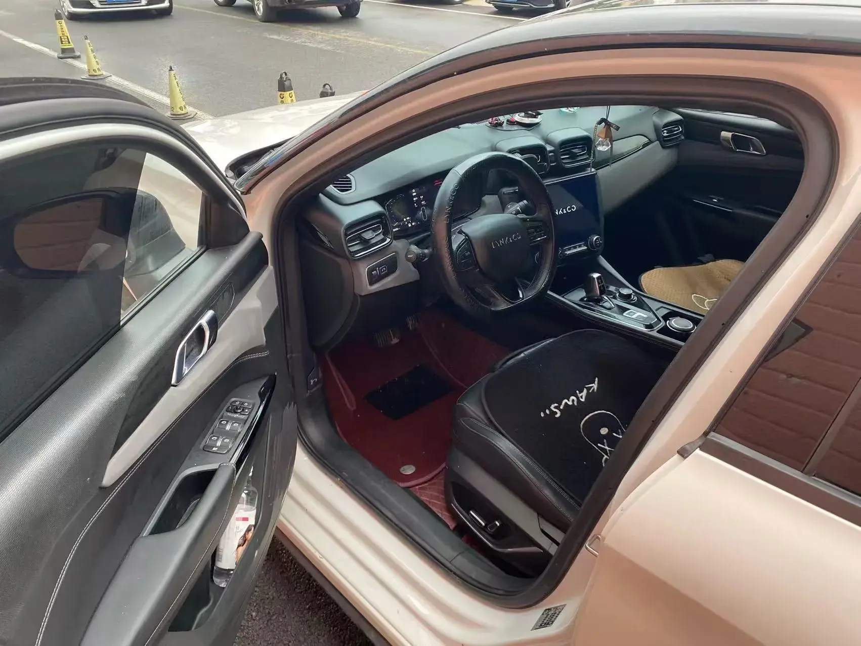 2022 LYNK&CO 03 thumbnail 4