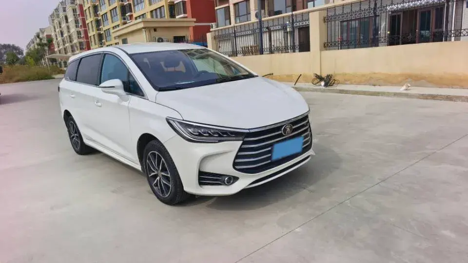 2018 BYD SONG thumbnail 3