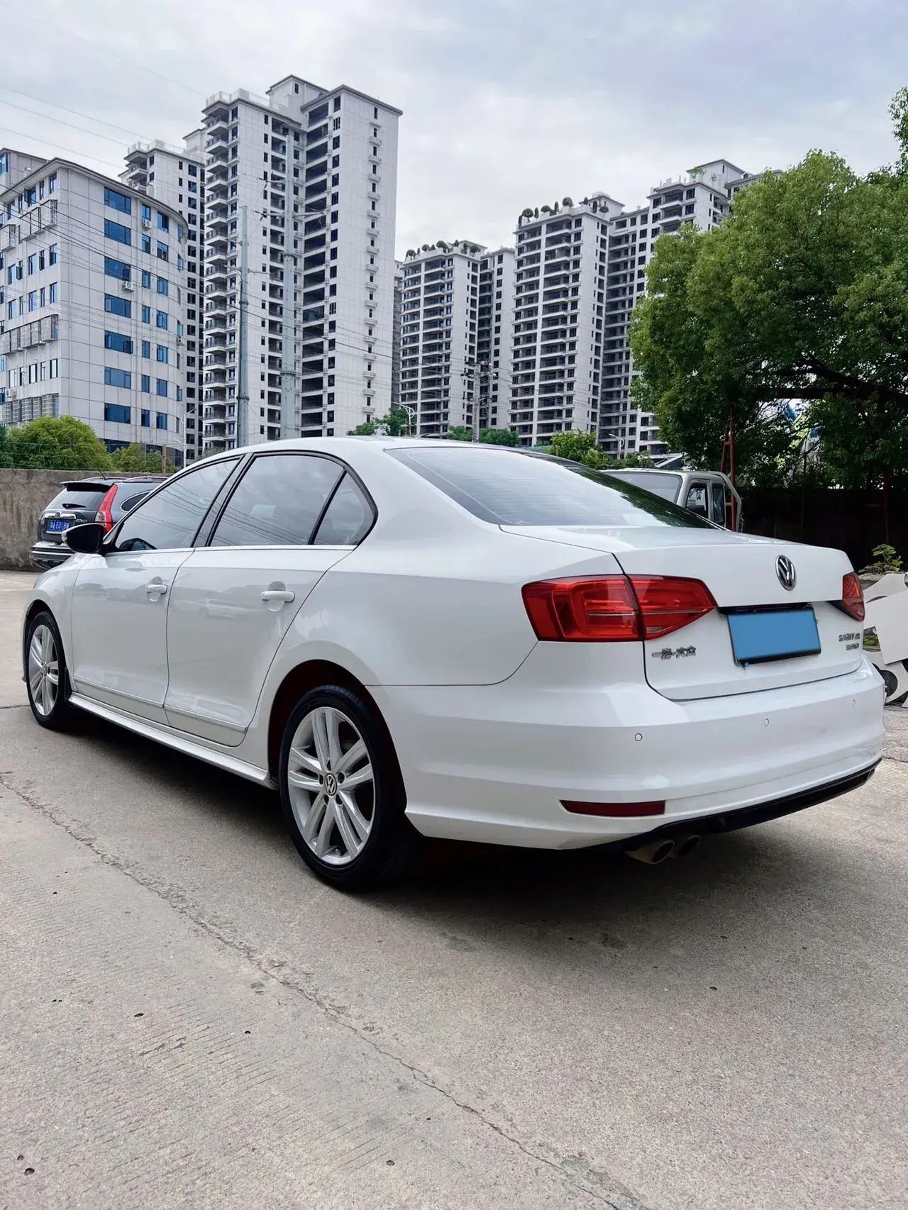 2018 VOLKSWAGEN SAGITAR thumbnail 4