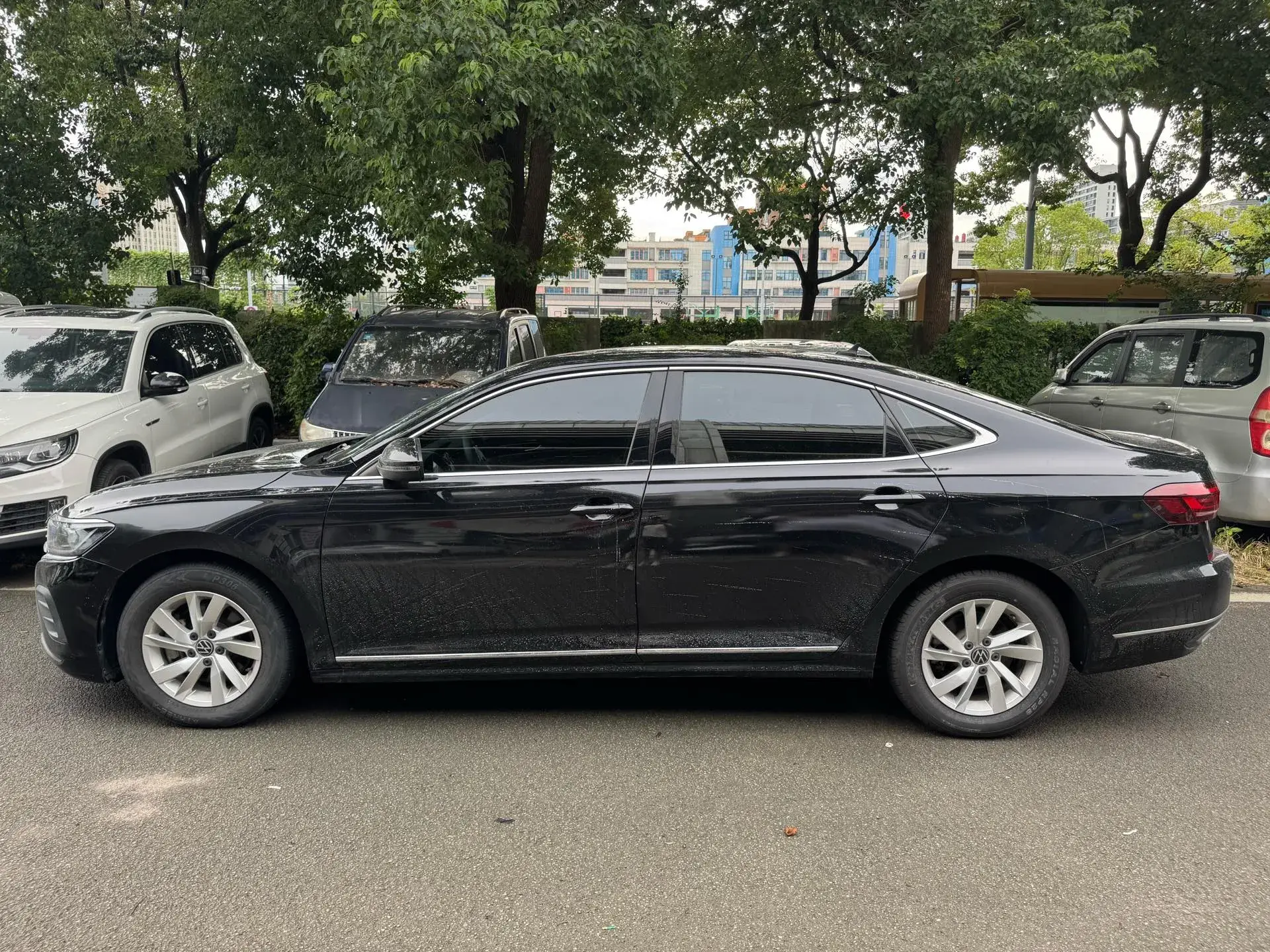 2022 VOLKSWAGEN PASSAT thumbnail 4