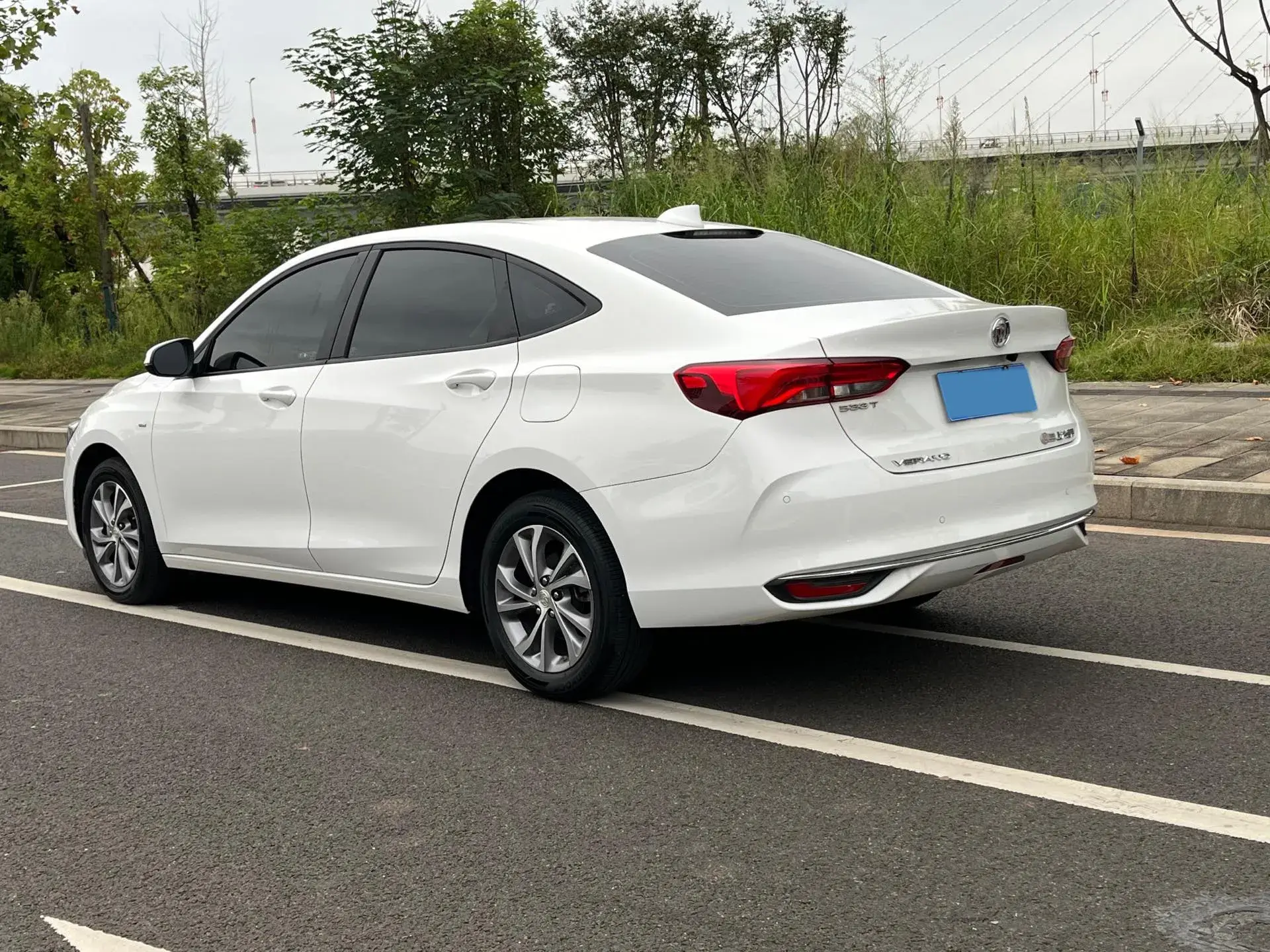 2022 BUICK VERANO thumbnail 4