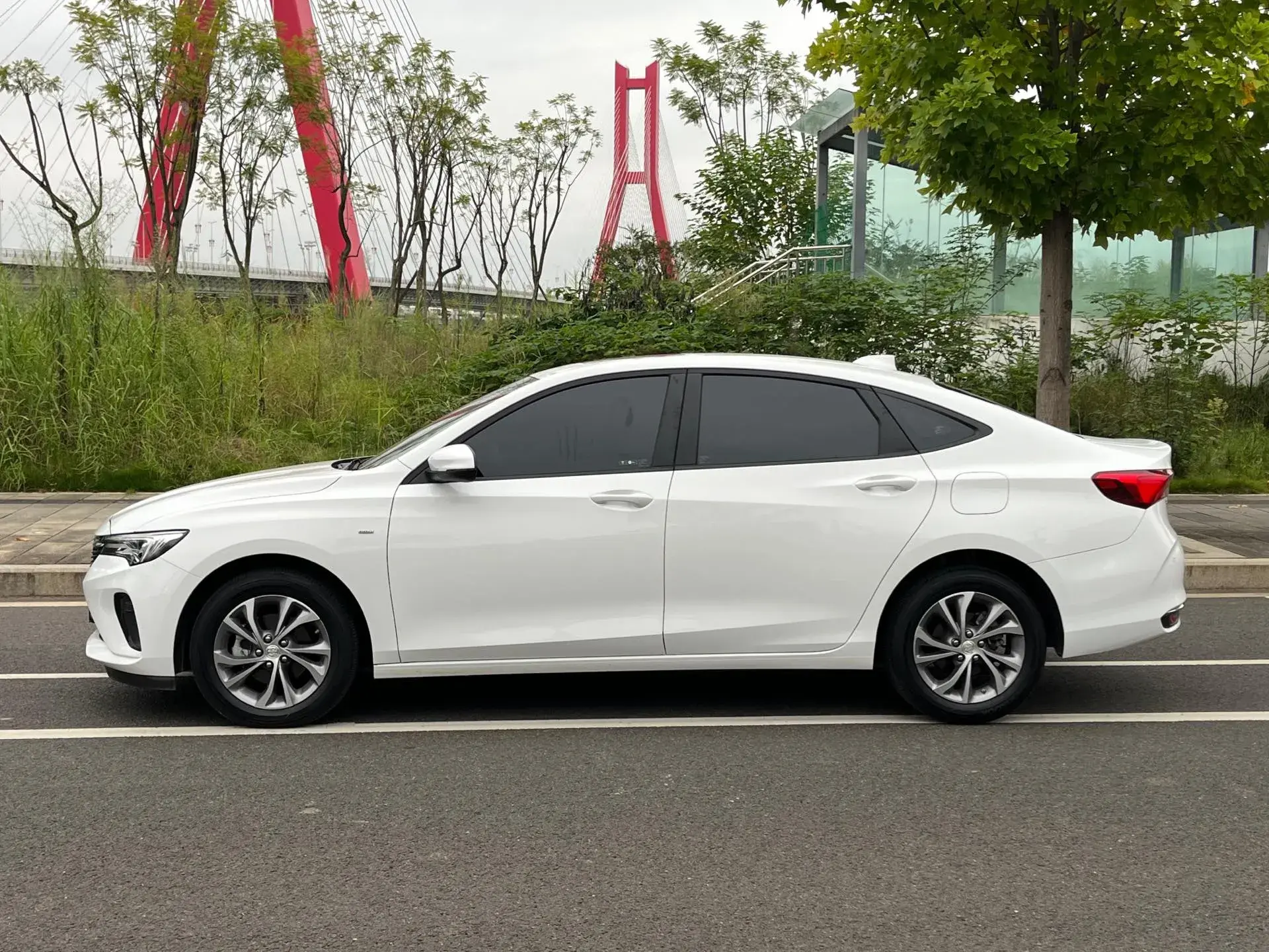 2022 BUICK VERANO thumbnail 3