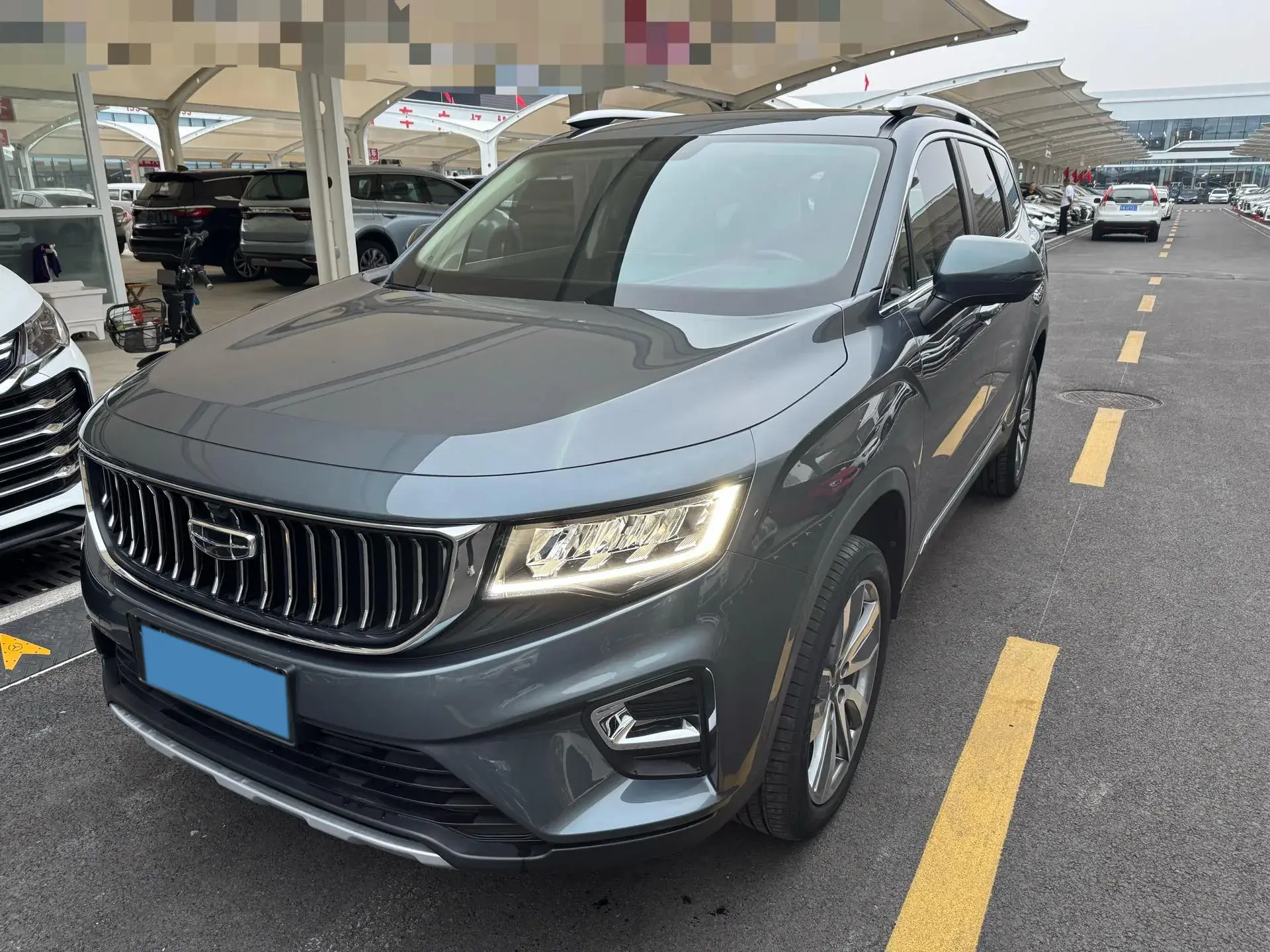 2022 GEELY OKAVANGO view 1