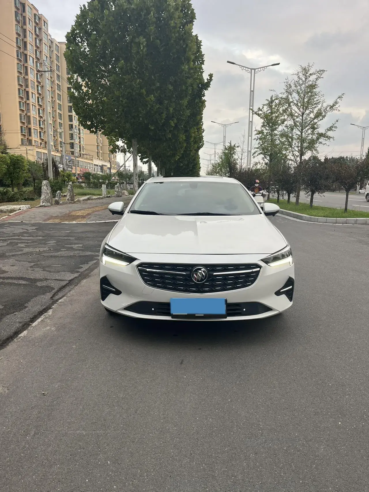 2023 BUICK REGAL thumbnail 2