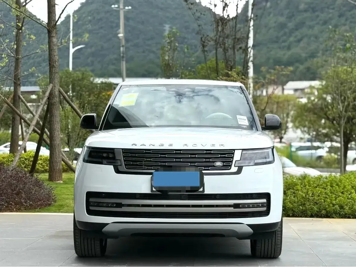 2025 LAND ROVER thumbnail 2