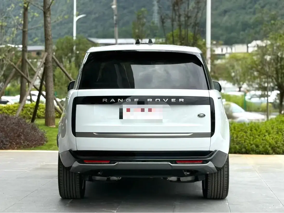 2025 LAND ROVER thumbnail 4