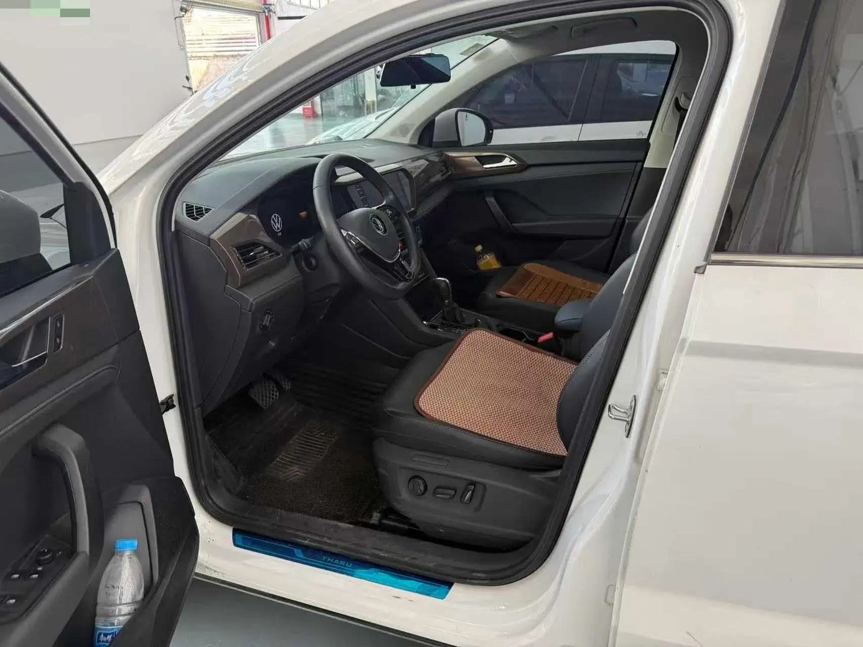 2021 VOLKSWAGEN THARU thumbnail 2