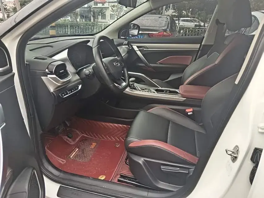 2021 GEELY COOLRAY thumbnail 2