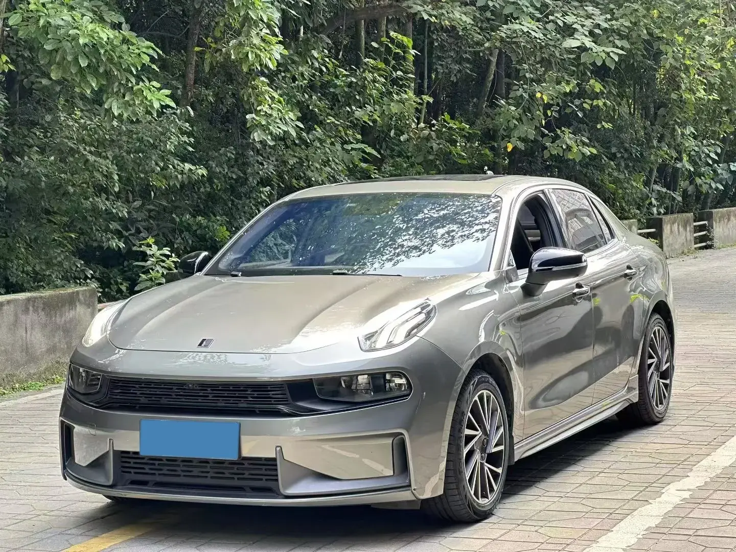 2021 LYNK&CO 03 view 1