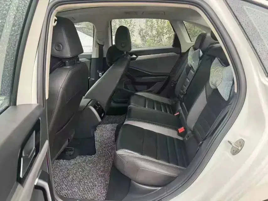 2019 VOLKSWAGEN SAGITAR thumbnail 3