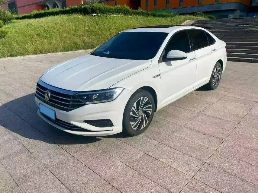 2019 VOLKSWAGEN SAGITAR view 1