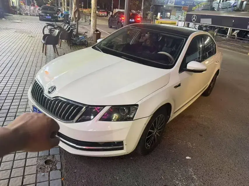 2018 SKODA OCTAVIA view 1