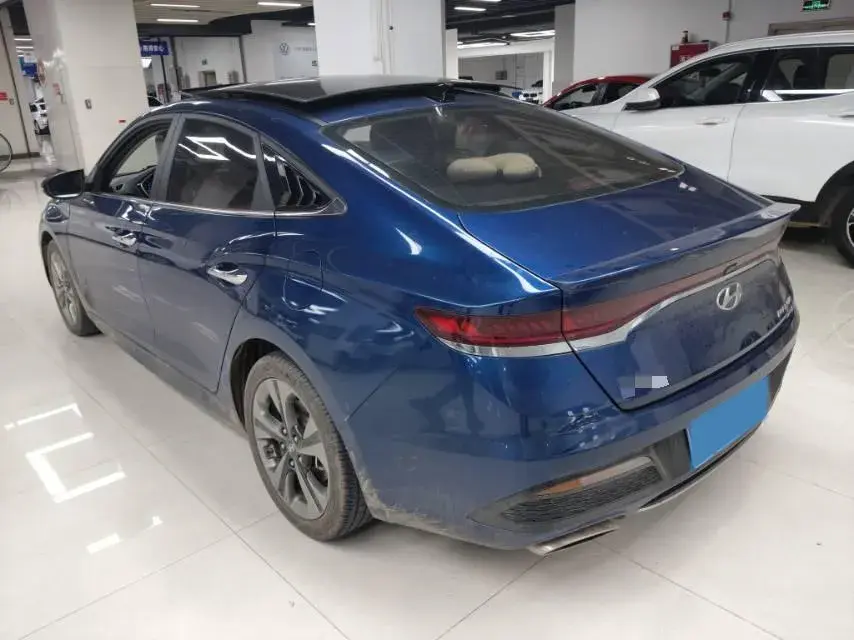 2019 HYUNDAI LA thumbnail 3