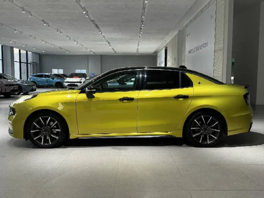 2019 LYNK&CO 03 thumbnail 3