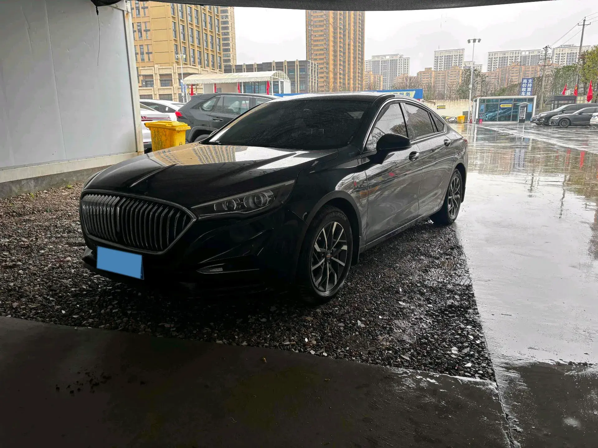 2022 HONGQI H5 view 1