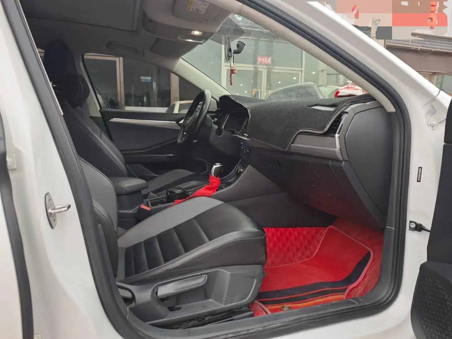 2019 VOLKSWAGEN SAGITAR thumbnail 3