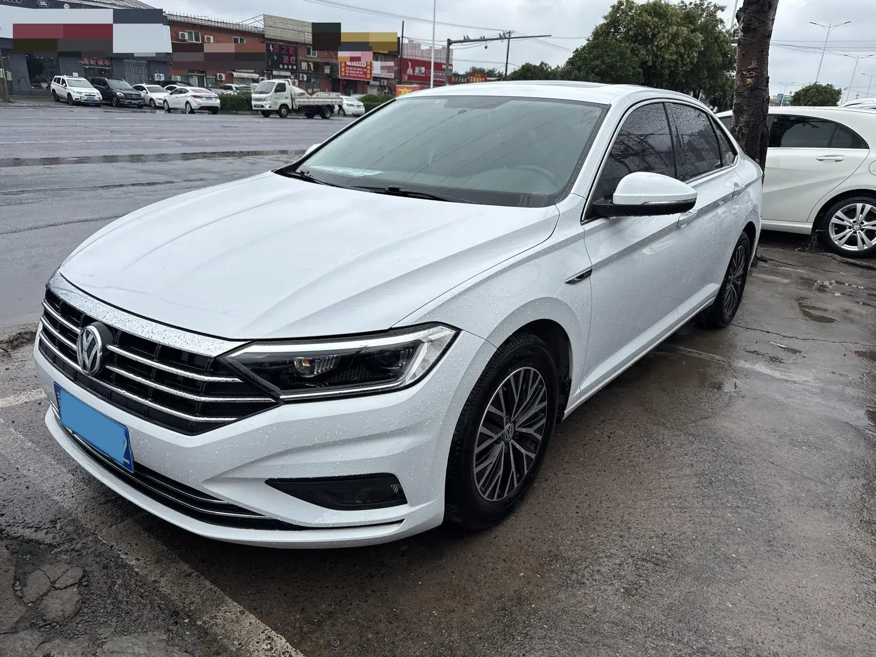 2019 VOLKSWAGEN SAGITAR view 1